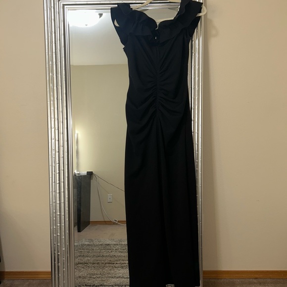 Xscape Black Off the Shoulder Ruffle Gown Worn Once Size 14 - Picture 5 of 5